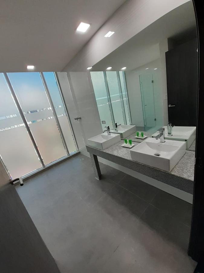 Innfiniti Hotel & Suites Panama City Exterior photo